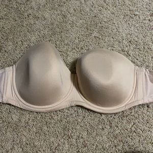 Racial strapless bra